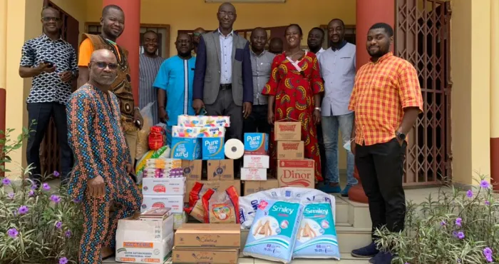 solidarite-long-confreres-journalistes-aux-cotes-des-enfants-de-la-pouponniere-de-bonoua